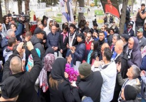 M�sl�m G�rses kabri ba��nda an�ld� 