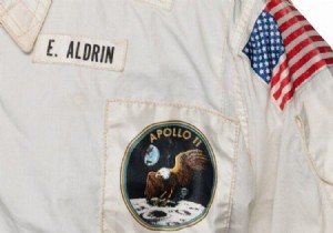 Aya ayak basan ikinci astronotun ceketine rekor fiyat! 
