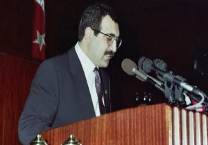 Demokrasi tarihimizin sessiz tanklarndan Metin Ik dan ses getirecek szler... 